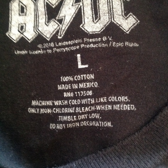 AC/DC | Shirts | Ac Dc Short Sleeve Pullover Graphic Tshirt | Poshmark